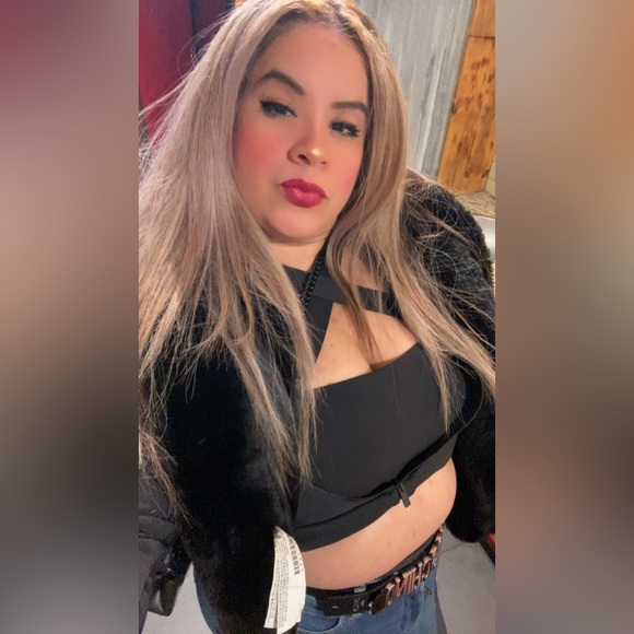 Meet your Posher, Veronica - Picture 4 of 16